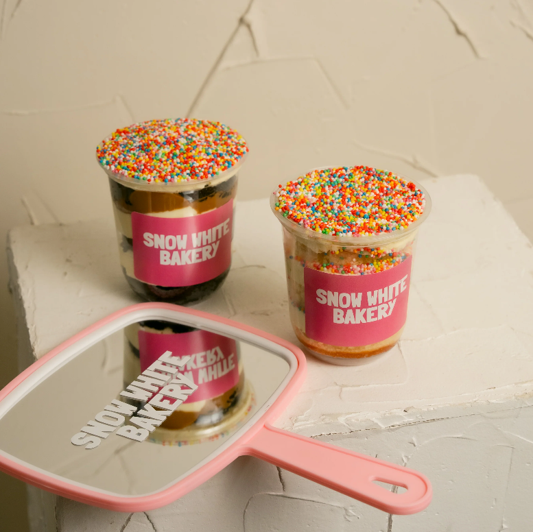 Snow White Bakery - Dot Cakes